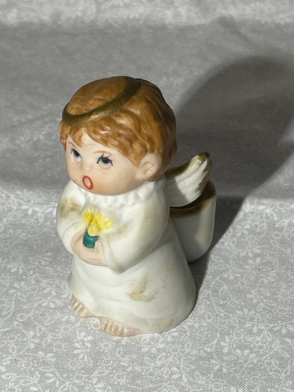 Russ VTG Porcelain Choir Angel Holding Candle Russ Berrie & Co. (143)